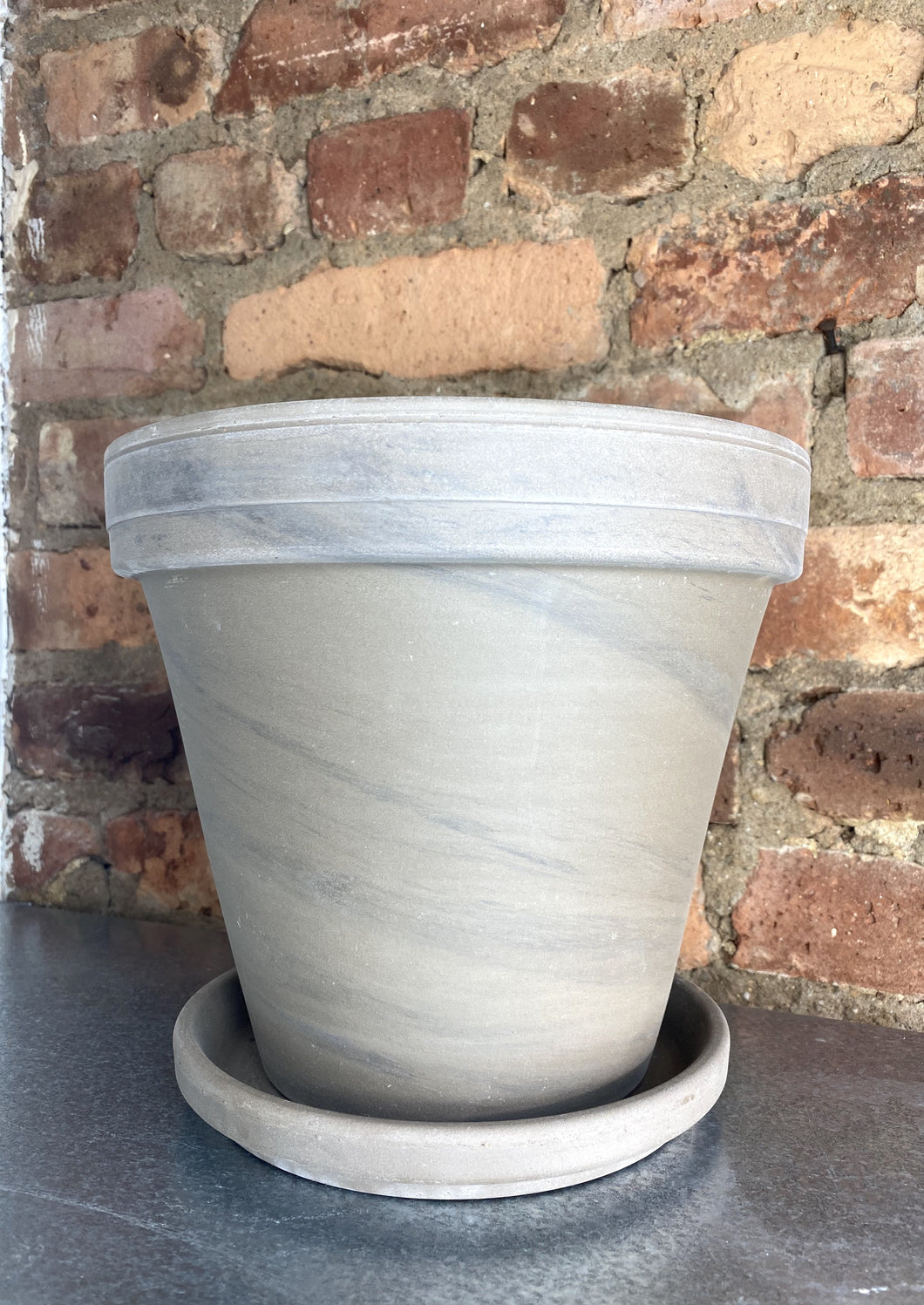Basalt Terracotta Pot + Saucer 6