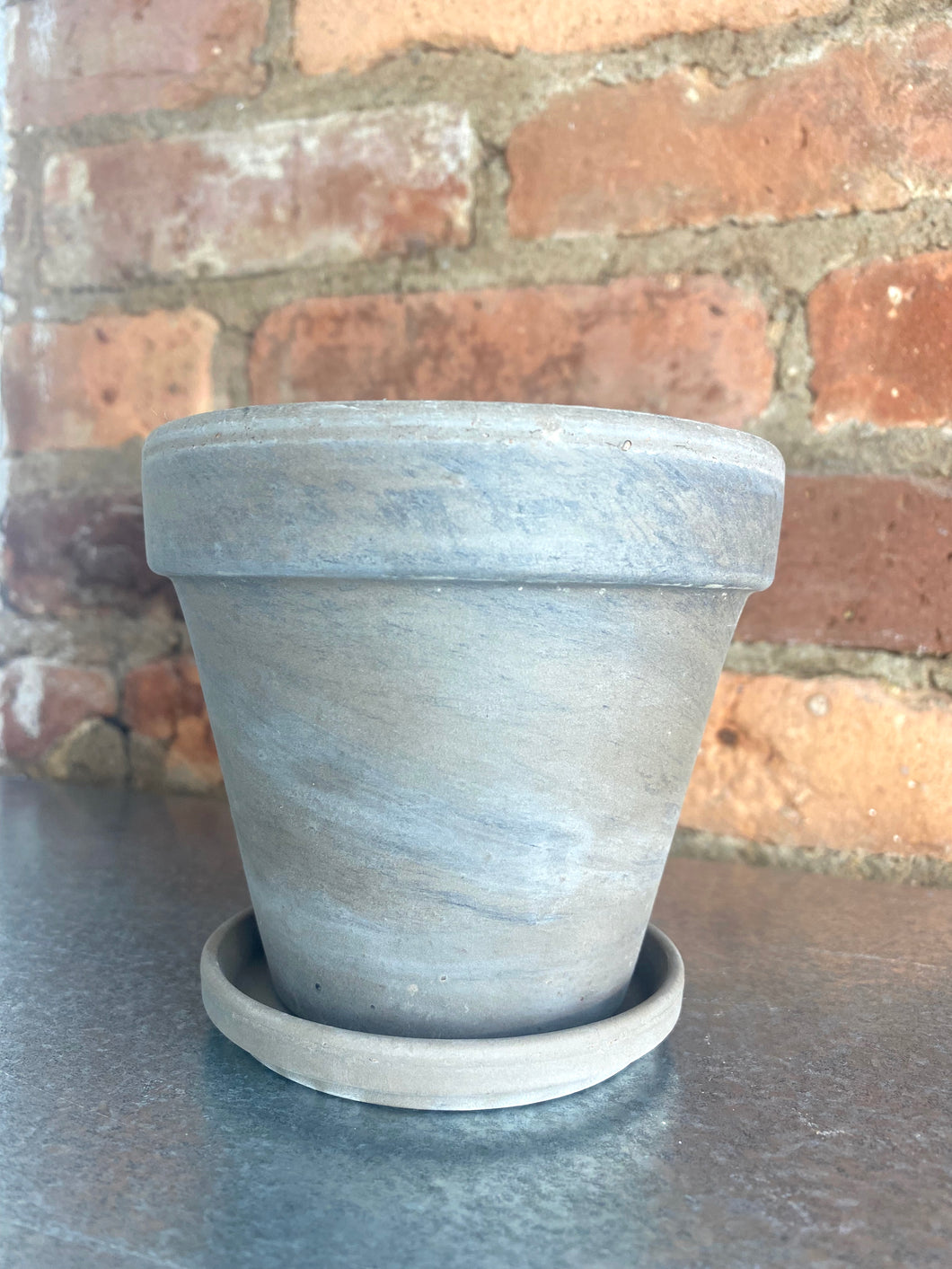 Basalt Terracotta Pot + Saucer 4.5